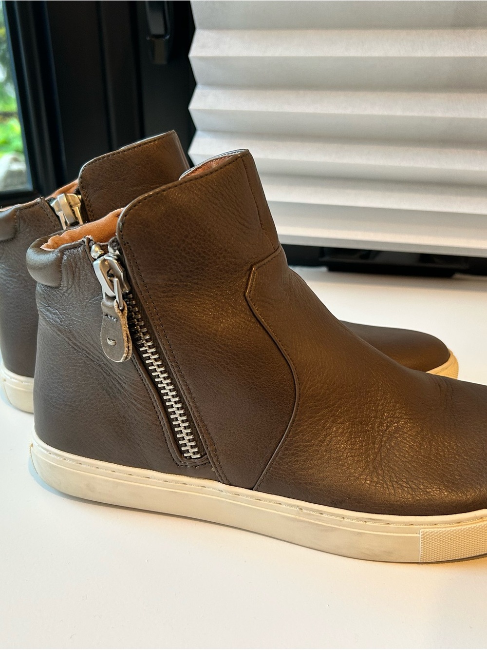 Kenneth Cole Brown Leather Side-Zip Ankle Booties